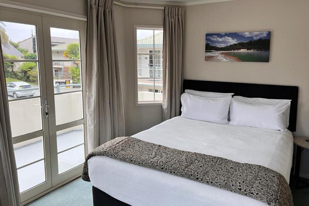 Silver Fern Rotorua Suites & Spa Exteriér fotografie A typical room at the hotel