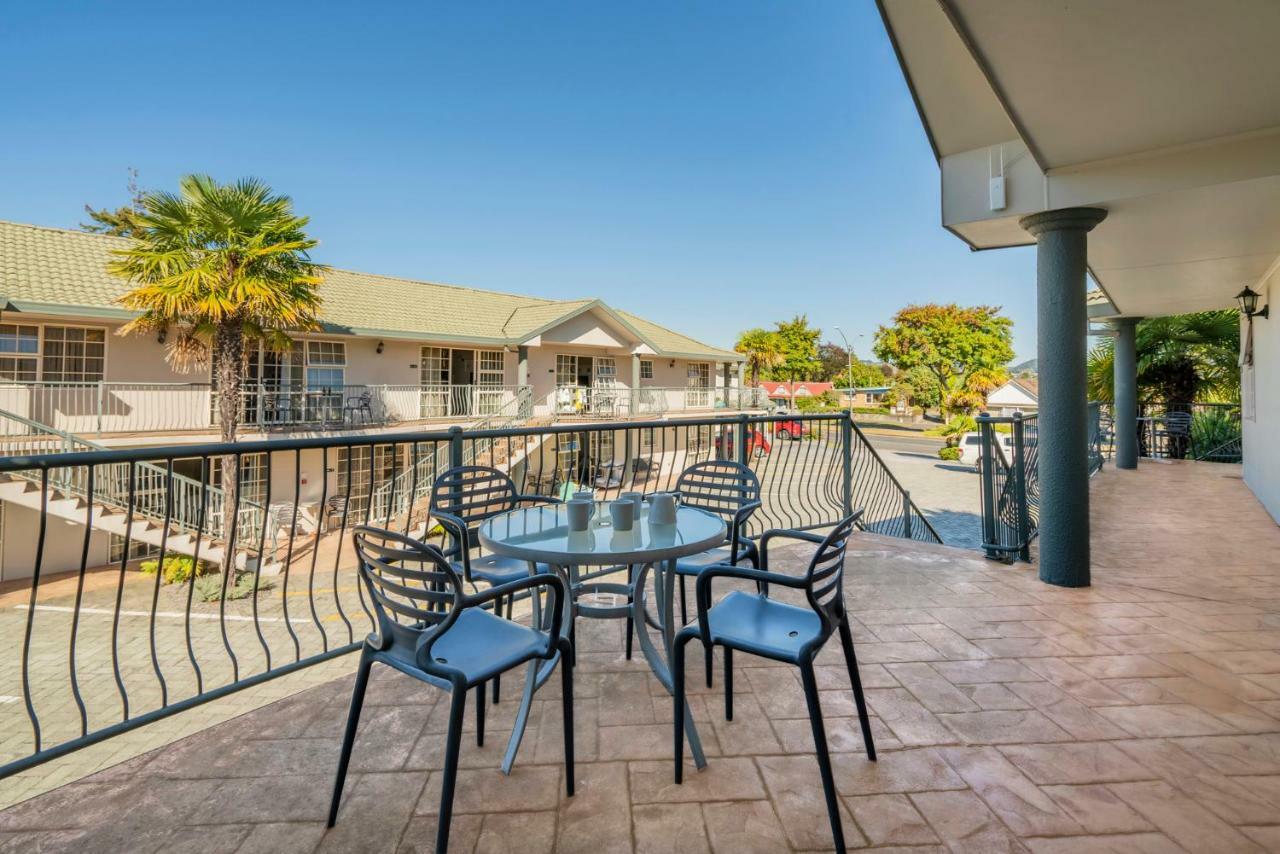 Silver Fern Rotorua Suites & Spa Exteriér fotografie The Village, 2016