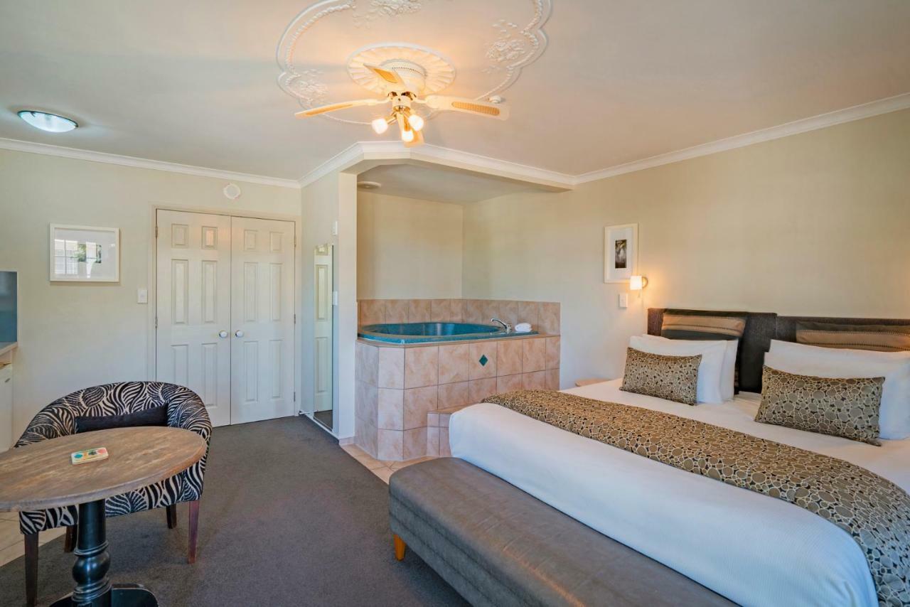 Silver Fern Rotorua Suites & Spa Exteriér fotografie A room at the hotel