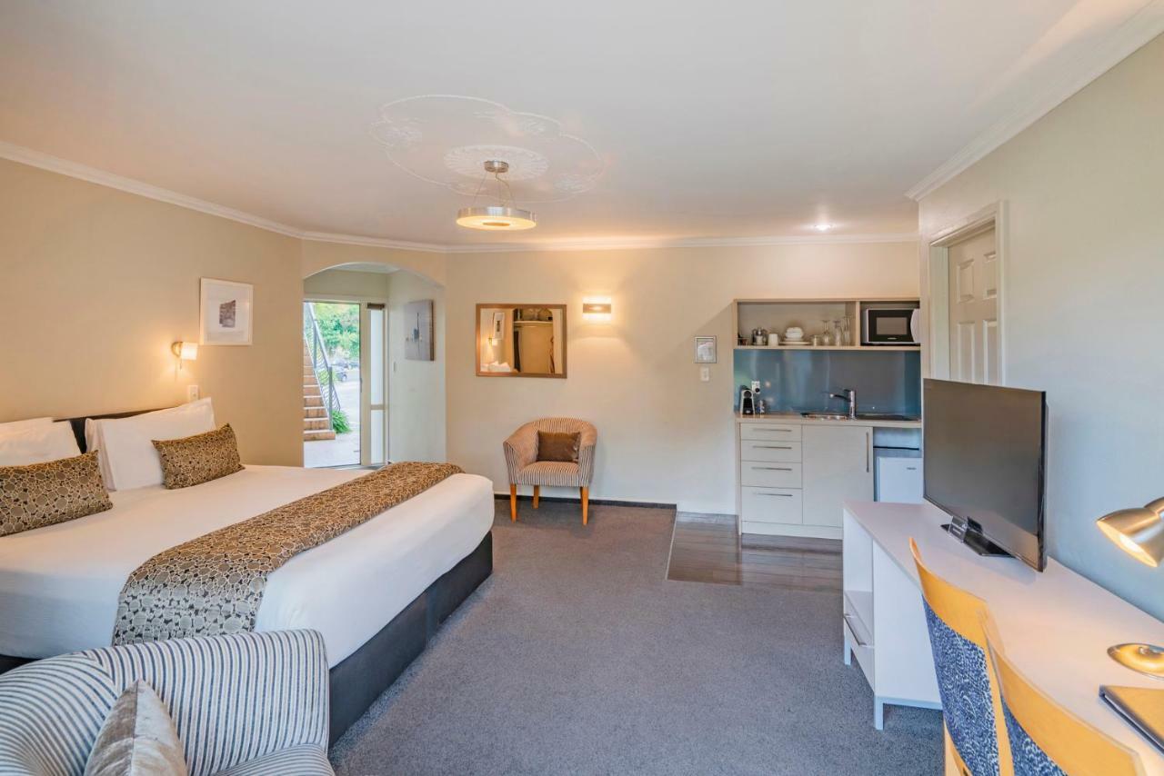 Silver Fern Rotorua Suites & Spa Exteriér fotografie A typical studio apartment
