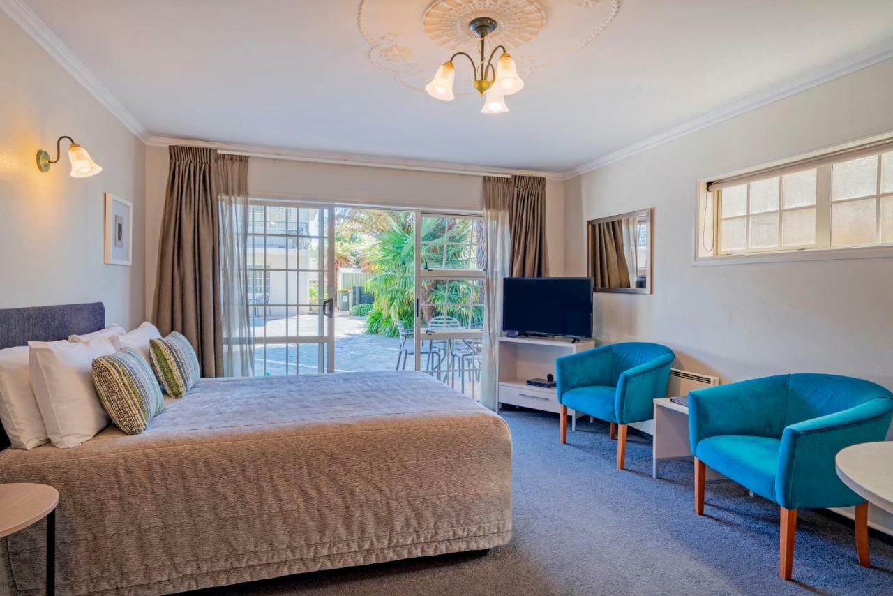 Silver Fern Rotorua Suites & Spa Exteriér fotografie A typical motel room