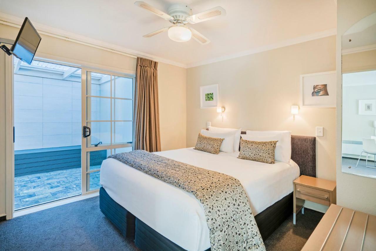 Silver Fern Rotorua Suites & Spa Exteriér fotografie A bedroom at the hotel