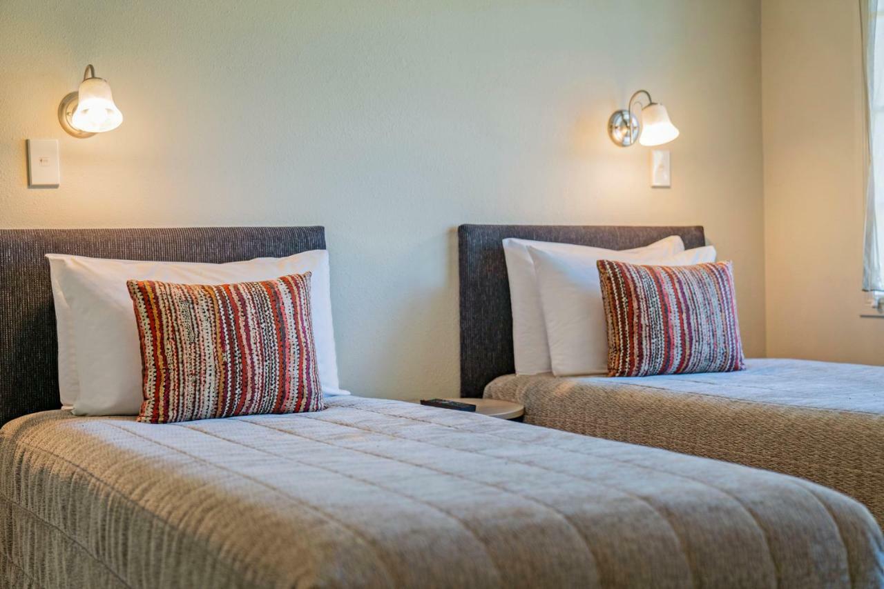 Silver Fern Rotorua Suites & Spa Exteriér fotografie A bedroom at the hotel