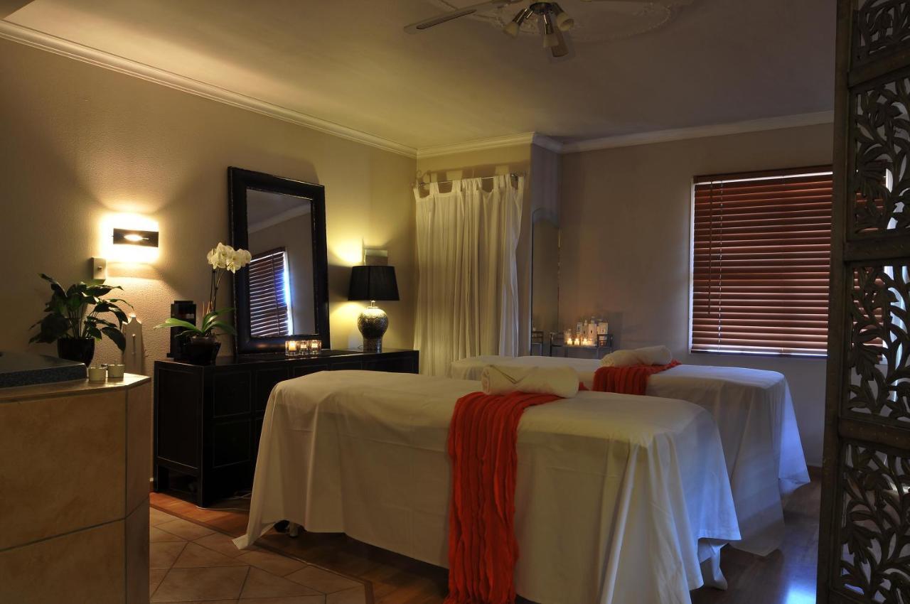 Silver Fern Rotorua Suites & Spa Exteriér fotografie A massage room at a spa